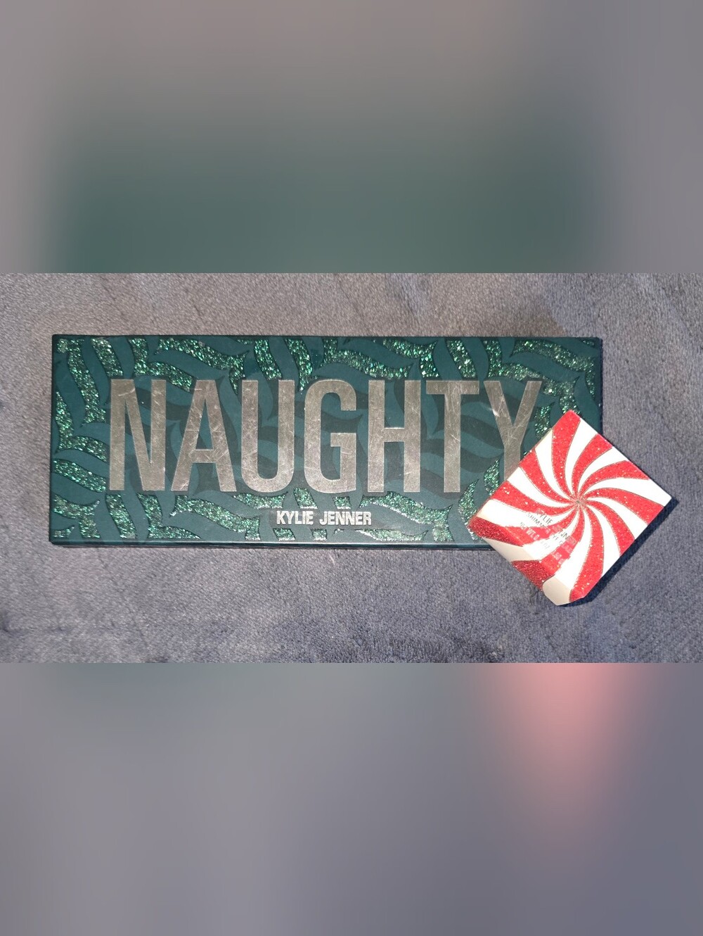 VINTAGE Kylie Cosmetics Holiday Bundle - Naughty Palette & Shimmer Eye Glaze